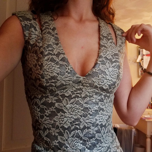 Allen Schwartz Gold Lace Dress - Picture 6 of 7